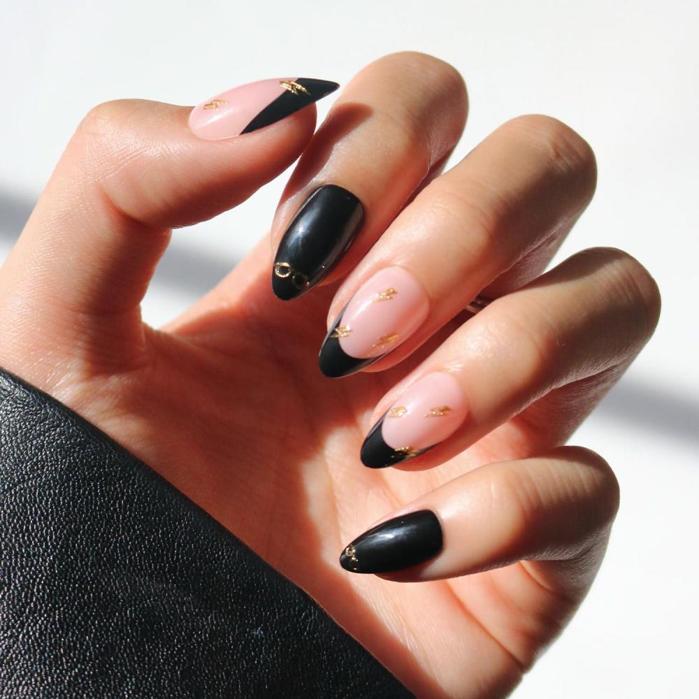 imageHarry Potter x Glamnetic Press On Nails Hufflepuff Gold Foil French Tip 3D Graphic Short Almond Nails in a Chrome amp Glossy Finish 15 Sizes 30 Nail Kit with Glue3 Harry Potter