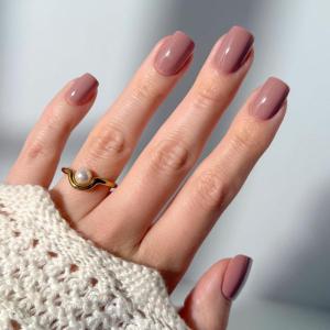 Glamnetic Press On Nails – Pearlfect | Short Oval White French Tip Fake Nails, Salon Quality French Manicure | 15 Sizes – 30 Nail Kit with Glue(4B – Mauve On)