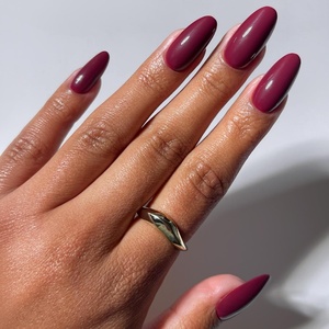 Glamnetic Press On Nails – Medium Coffin Fake Nails | Glazed Red Press On Nails, Salon Quality Kit with Glue | Runway Red – 30 Nail Set in 15 Sizes(5A – Berry Tempted)