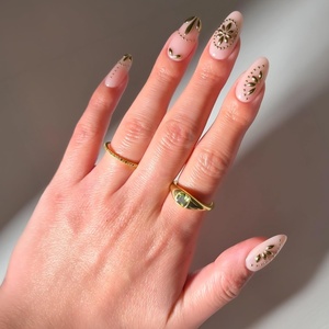 Glamnetic Press On Nails – Summer Fresco | Short Oval Fake Nails with Striped Blue French Tips & Lemon Accents | Salon Quality Summer Nails | 15 Sizes – 30 Nail Kit with Glue(Athenian Gold)