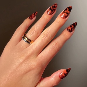 Glamnetic Press On Nails – Extra Short Fake Nails | Tortoiseshell French Tip Press On Nails, Salon Quality Kit with Glue | Unbothered – 30 Nail Set in 15 Sizes(1G – Rich Behavior)