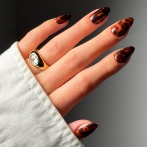 Glamnetic Press On Nails – Extra Short Fake Nails | Tortoiseshell French Tip Press On Nails, Salon Quality Kit with Glue | Unbothered – 30 Nail Set in 15 Sizes(1D – Main Reference)